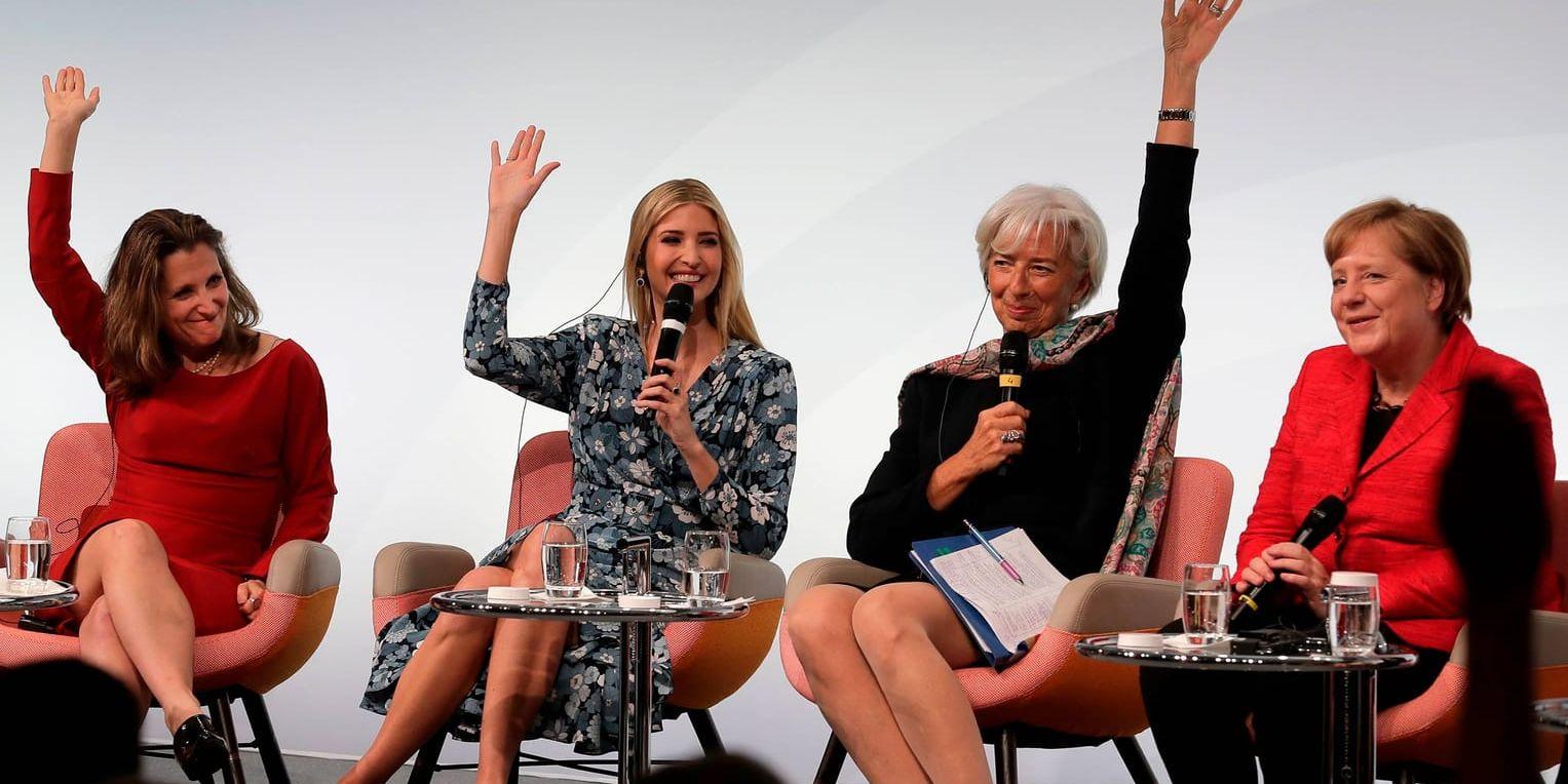 Kanadas utrikesminister Chrystia Freeland, USA:s "första dotter" och presidentrådgivare Ivanka Trump, IMF-chefen Christine Lagarde och Tysklands förbundskansler Angela Merkel på toppmötet Woman 20 i Berlin.