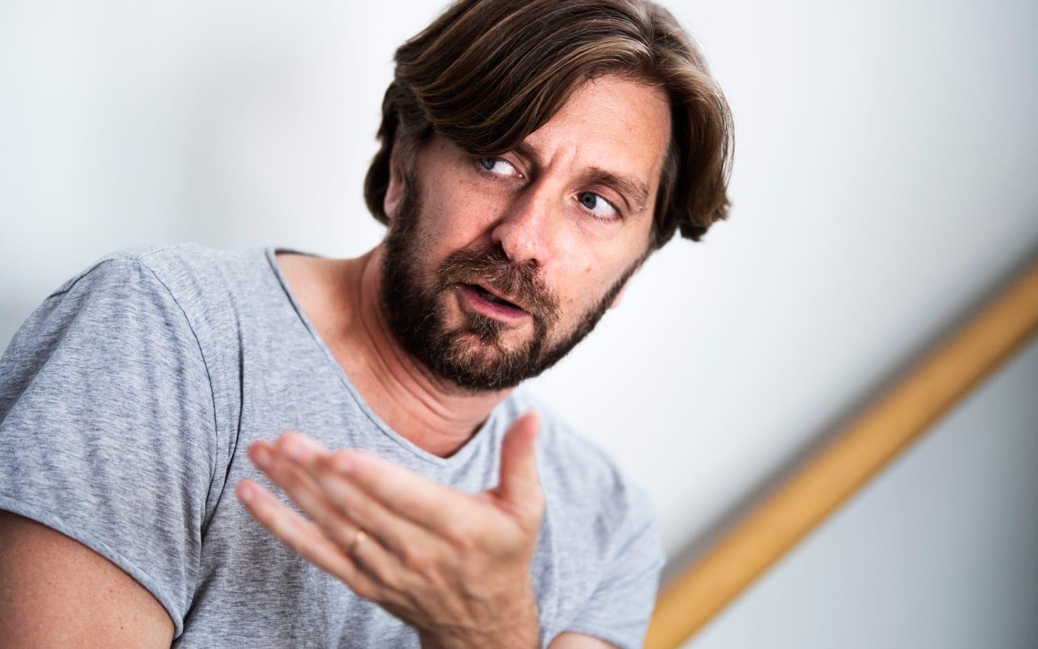 Ruben Östlund under inspelningarna av ”Triangle of sadness”, en film som innehåller en mycket uppmärksammad och, i nog de flestas ögon, äcklig scen.