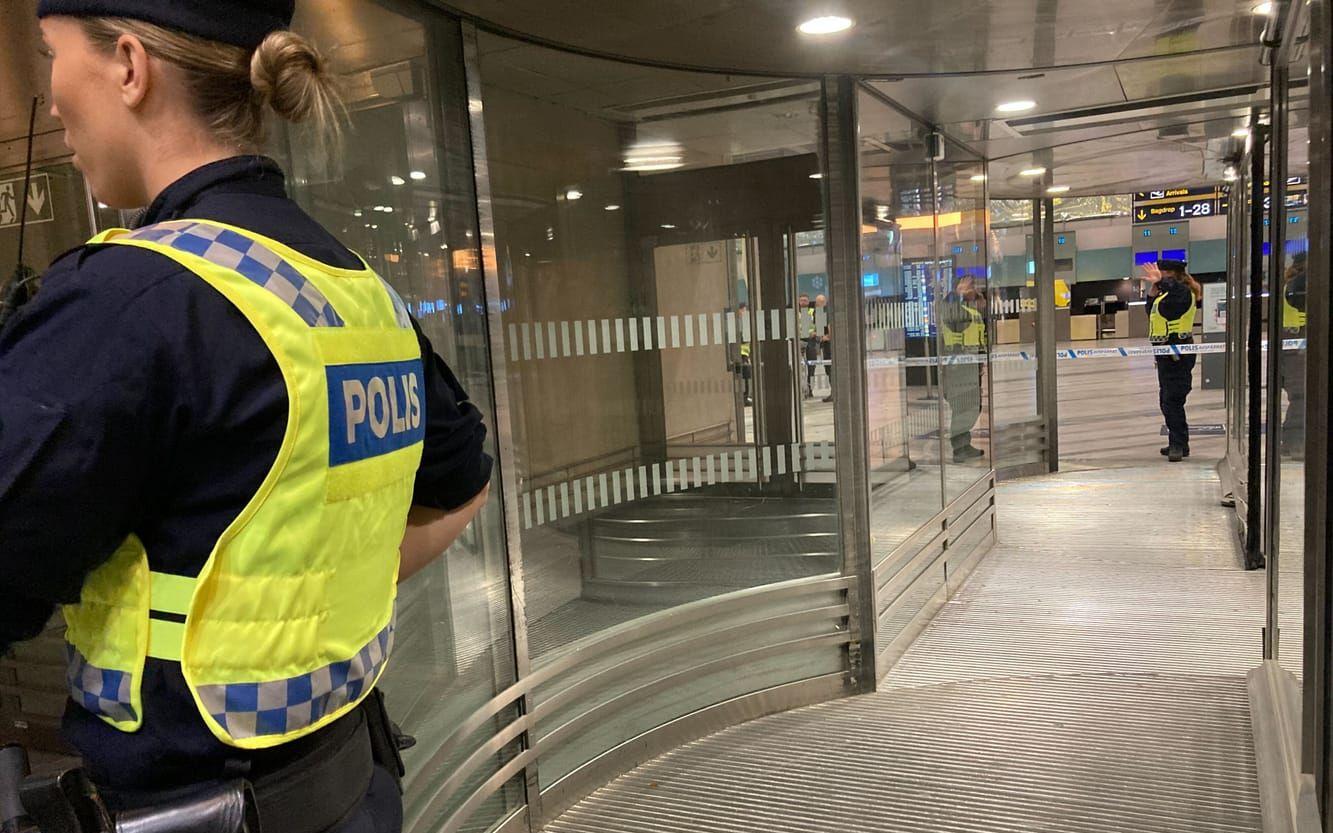 En stor polisinsats pågår vid Landvetter flygplats. 