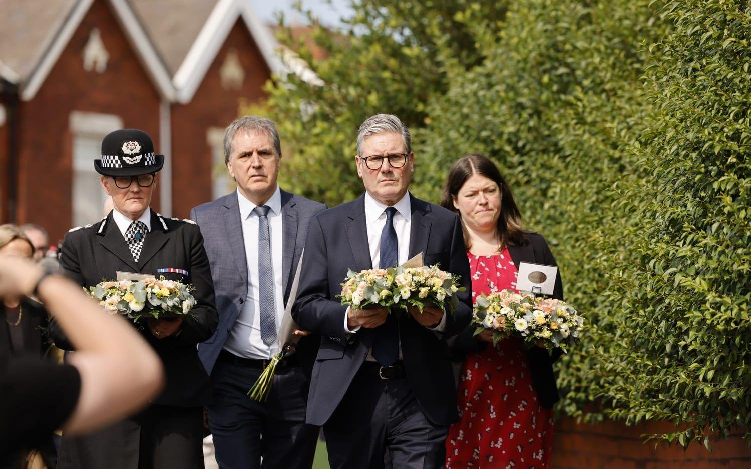 Storbritanniens premiärminister Keir Starmer besökte på tisdagen platsen för knivdådet.