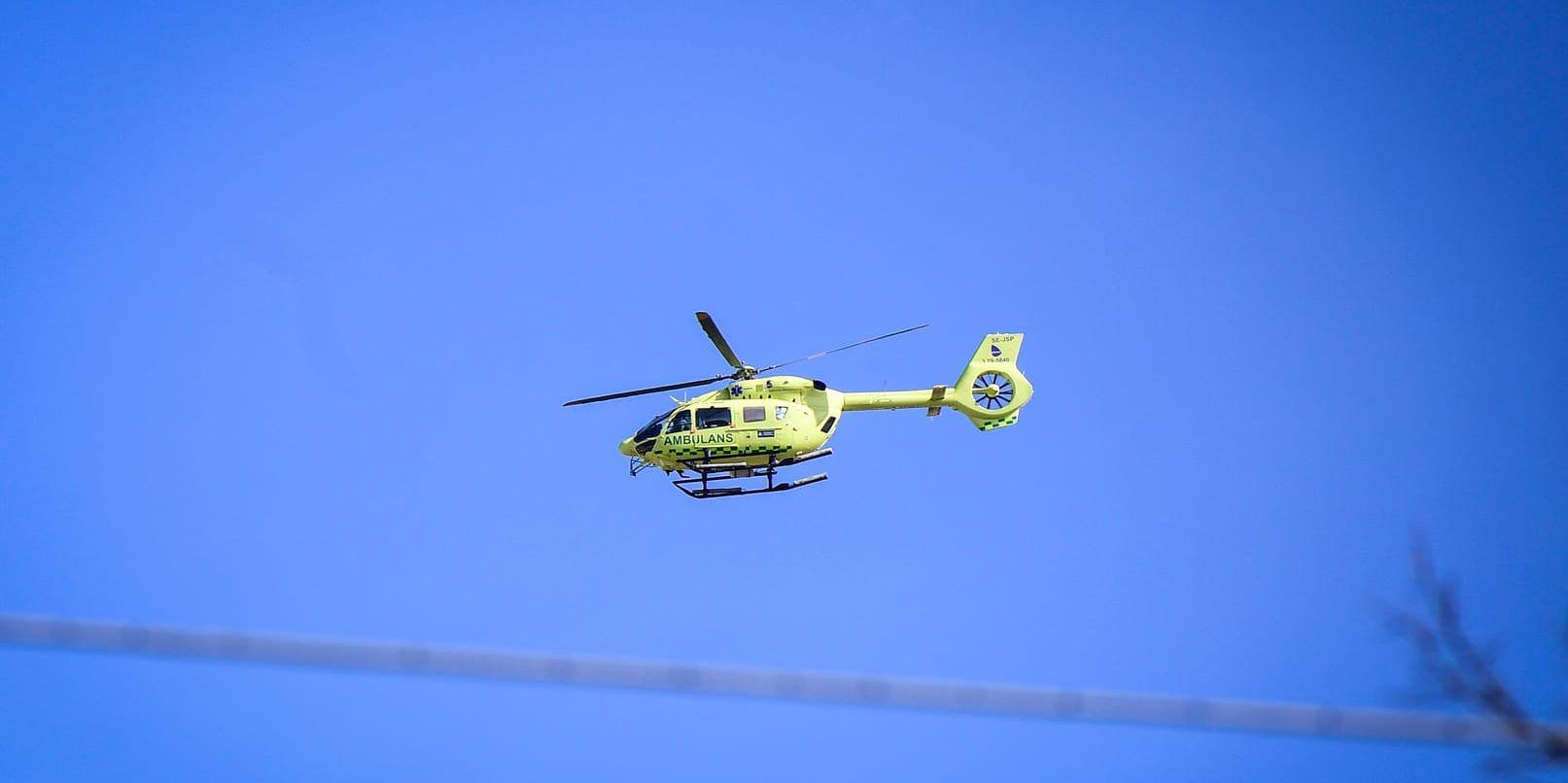 Pojken fördes till sjukhus i ambulanshelikopter. Arkivbild.