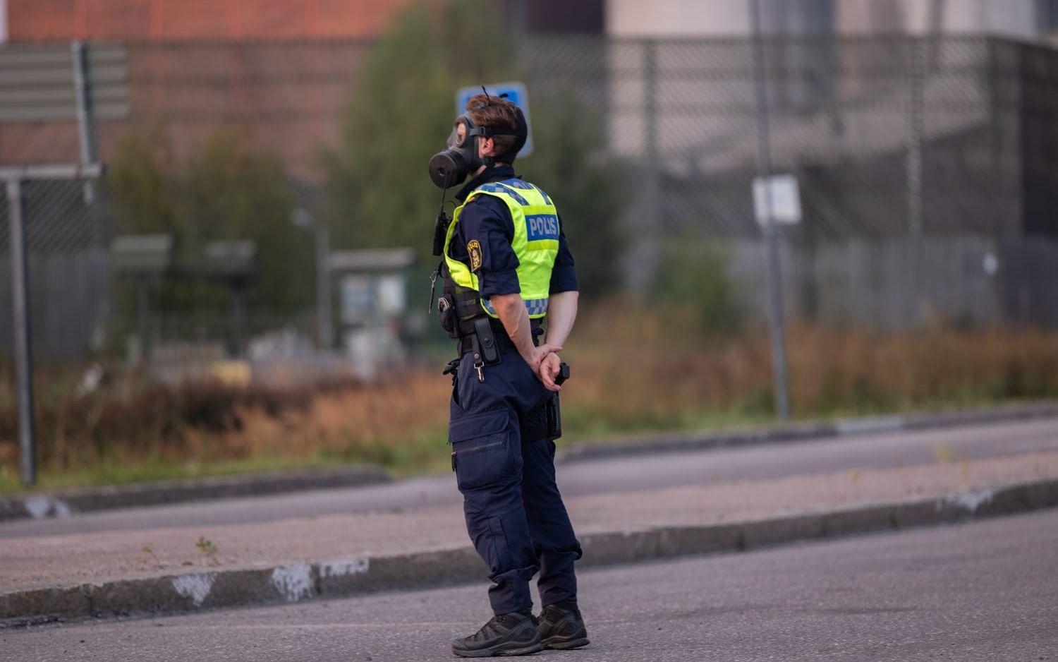 Enligt SOS alarm ska det vara en batteribrand. 