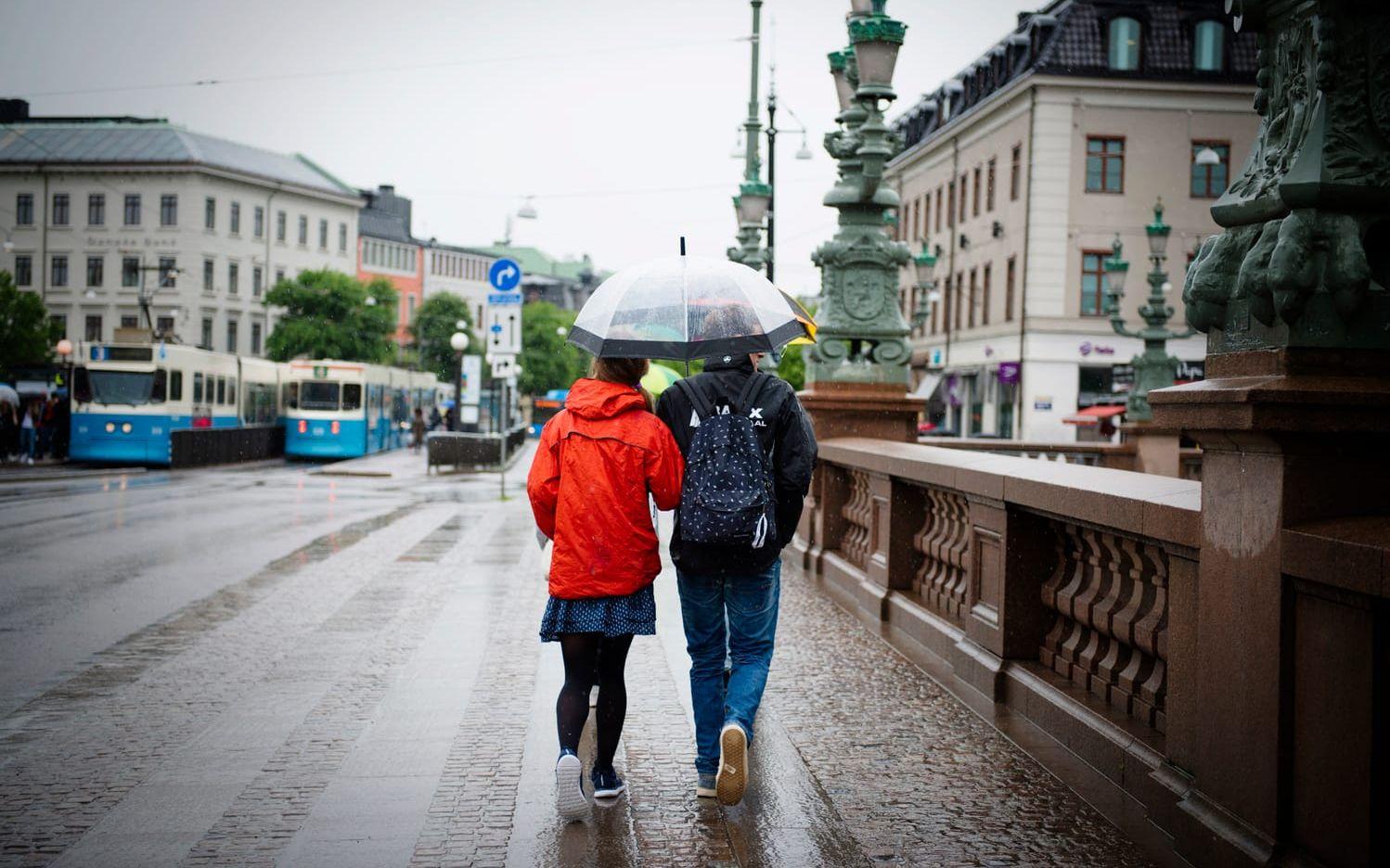 Det fina vädret kommer blandas med regnskurar i Göteborg. 