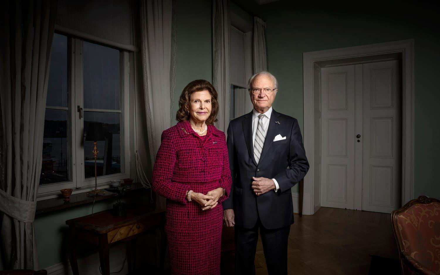 Kungaparet Carl XVI Gustaf och drottning Silvia dyker självklart upp för att gratulera 400-åringen Göteborg. Kungen kommer också att hålla ett invigningstal.