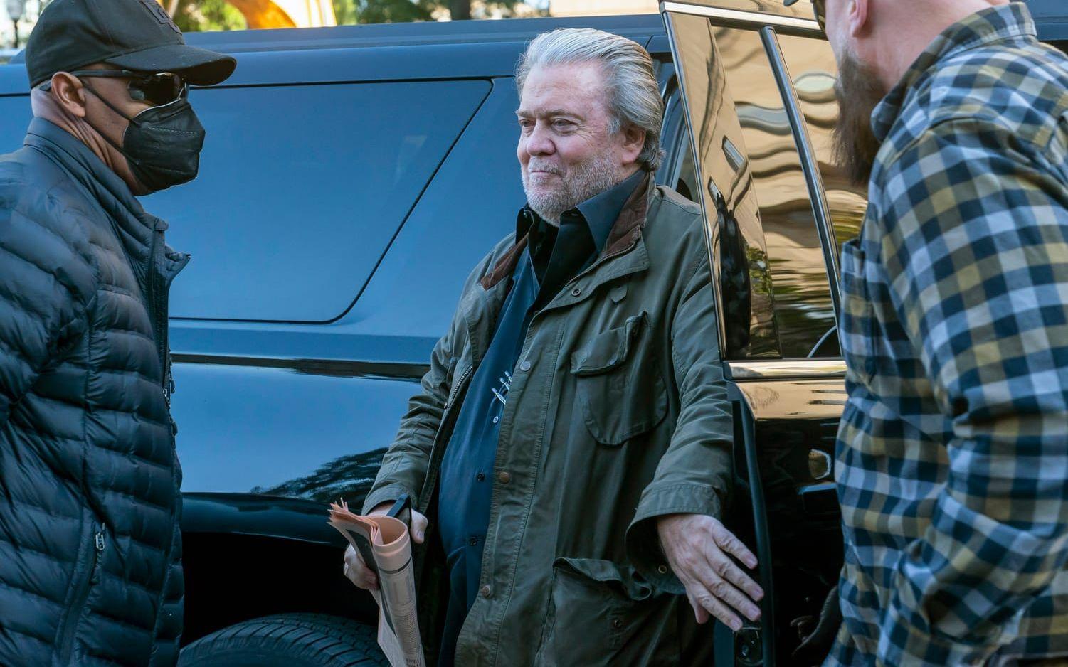 Steve Bannon dömdes på fredagen till fyra månaders fängelse.