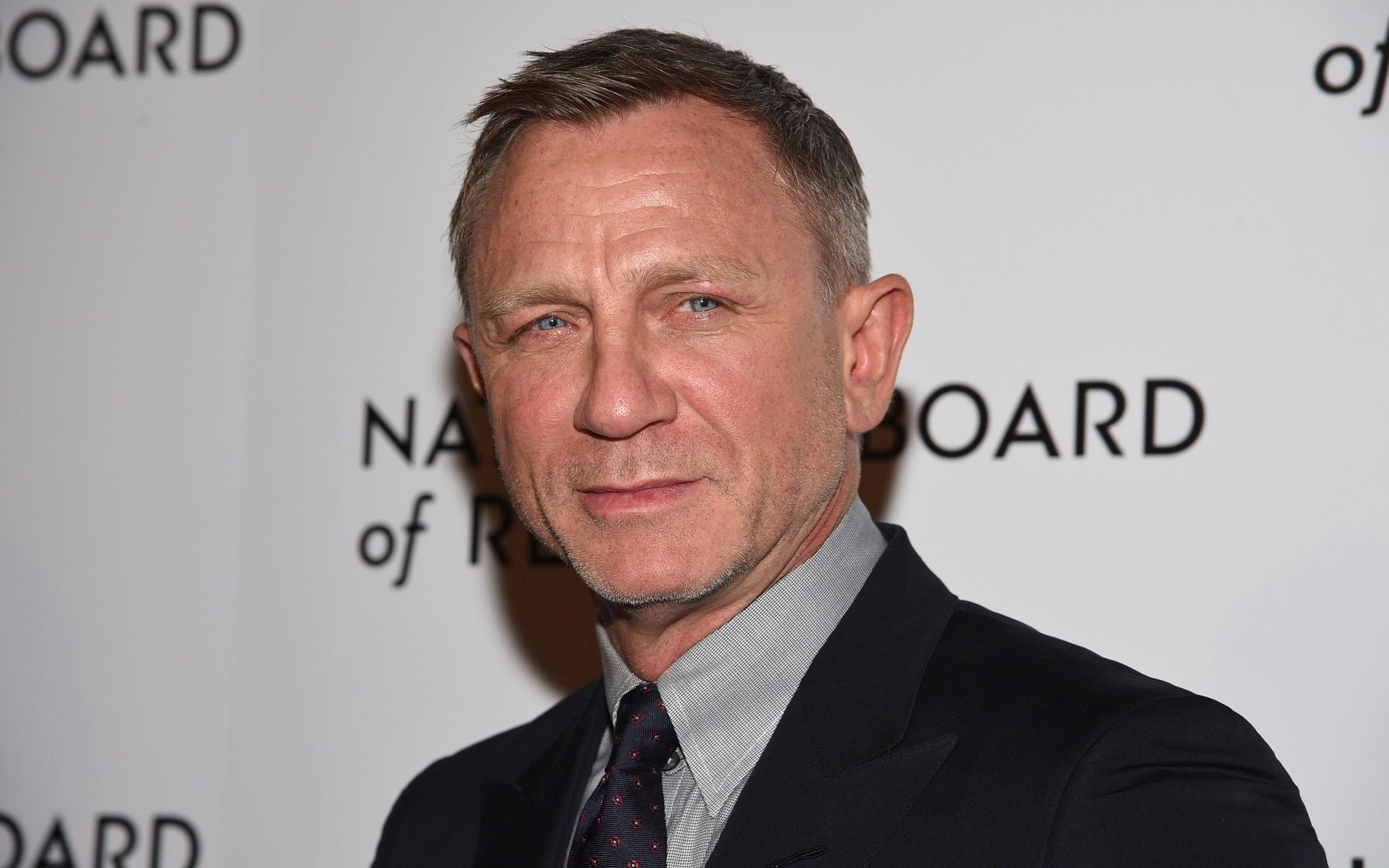 Daniel Craig säger att det strider mot hans övertygelse att låta pengar gå i arv. 