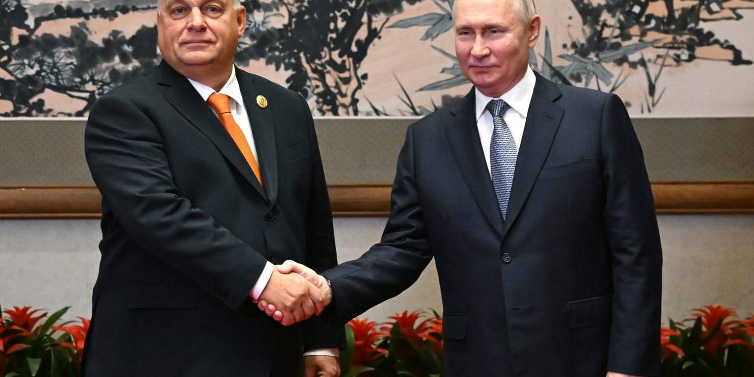 Ungerns premiärminister Viktor Orbán och Rysslands president Vladimir Putin, möttes i Kina tidigare i veckan. Arkivbild.