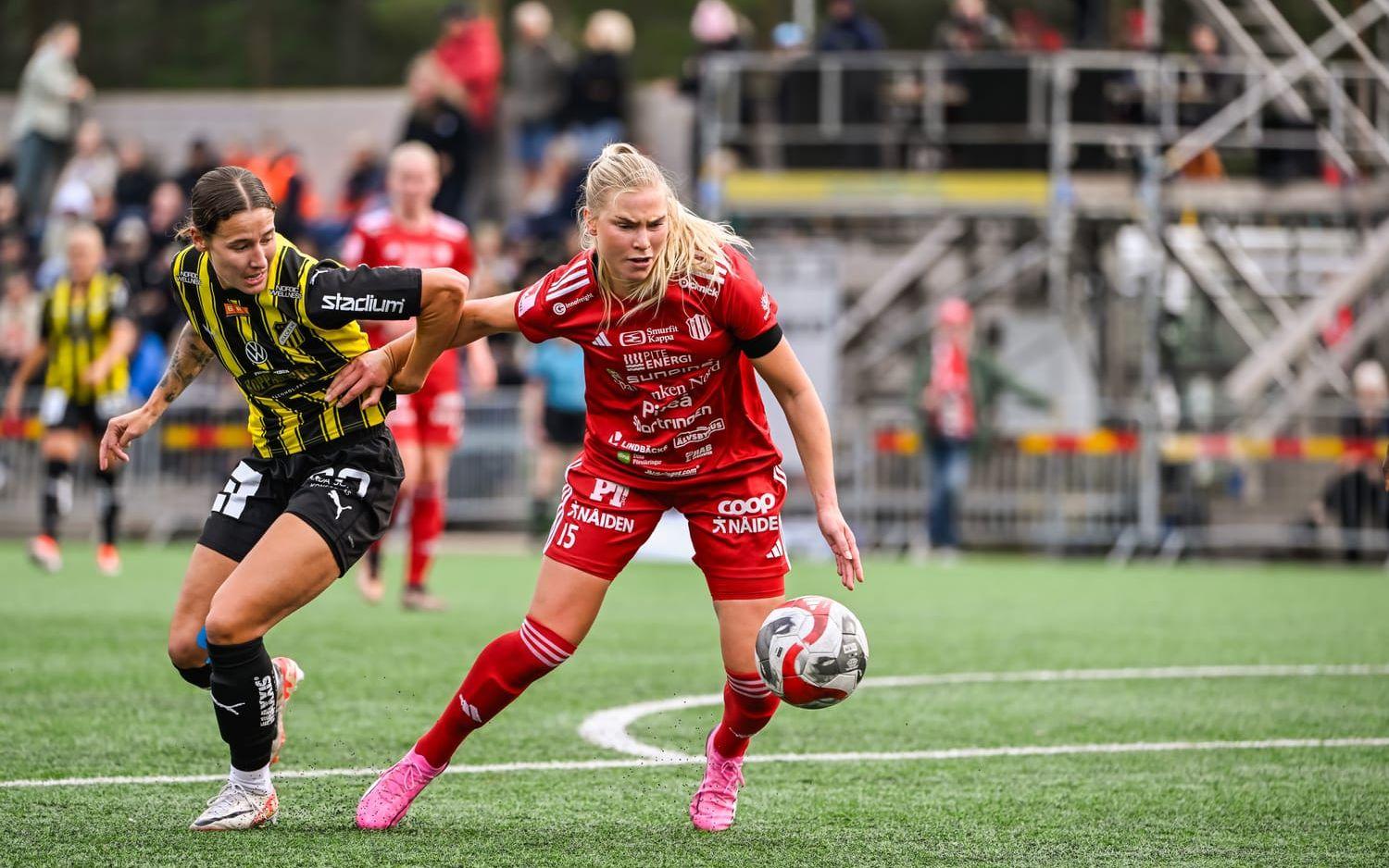 Se bilderna från Häckens match mot Piteå. 