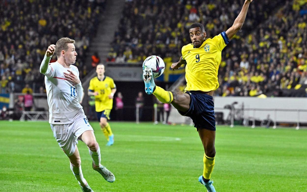 Sveriges Alexander Isak under torsdagens playoff semifinal VM-kvalmatch.