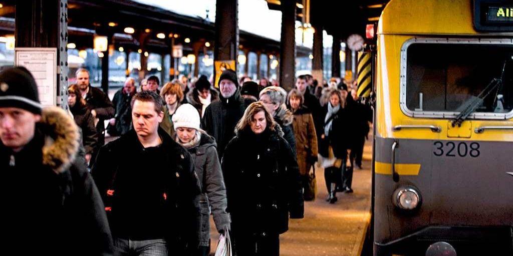 2012 reste 20 000 personer per dygn i pendeltåg och regionaltågen mellan Göteborg och Alingsås. 2020 kommer det troligen att vara 27 000.