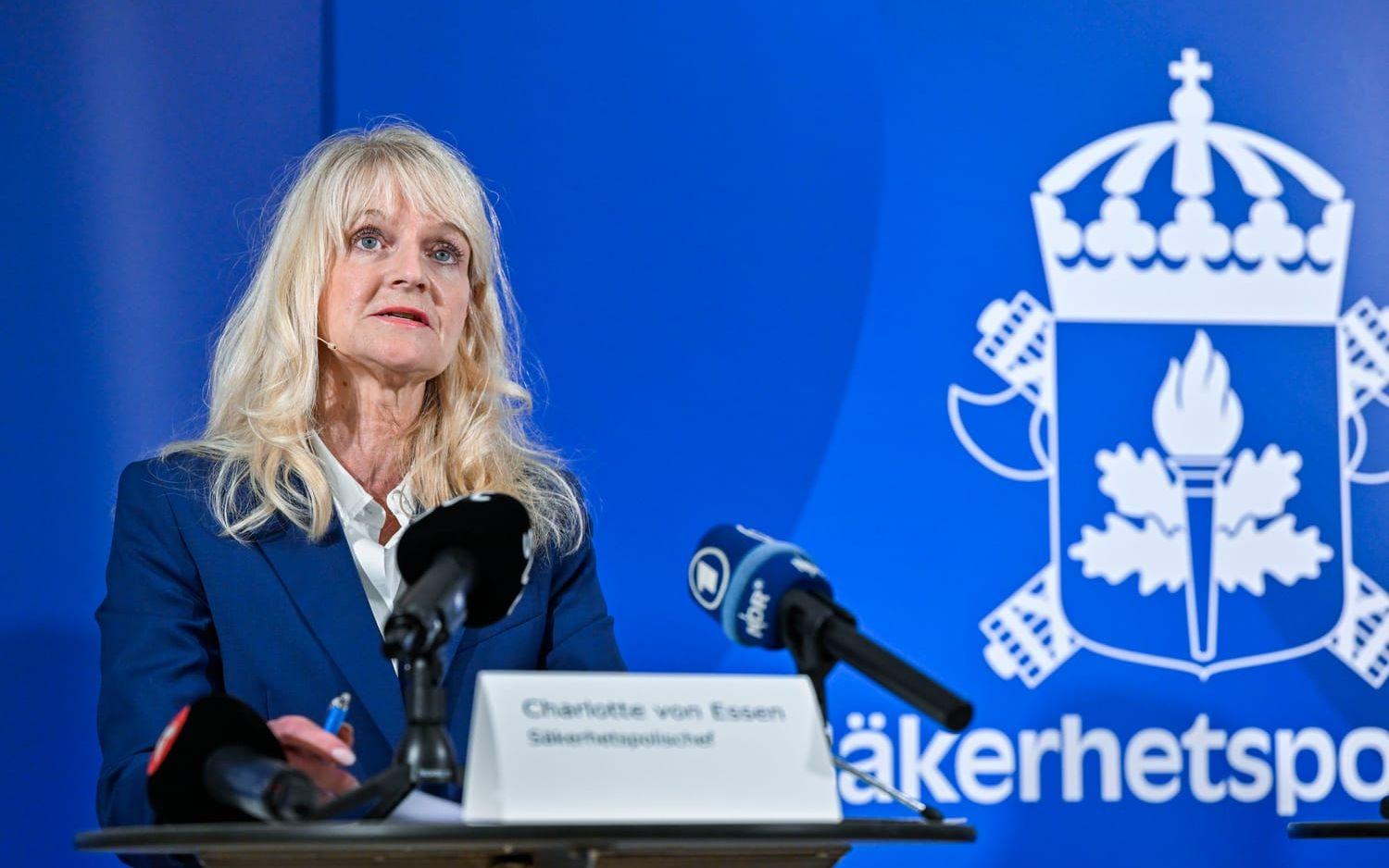 Säkerhetspolischefen Charlotte von Essen meddelade under torsdagen på en presskonferens att terrorhotnivån höjs.