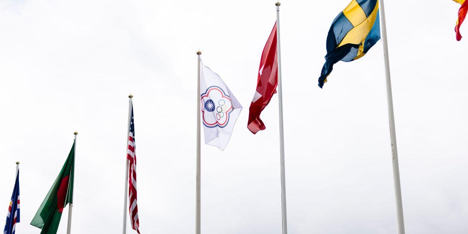 När GP är på plats under fredagen har flaggan för ”kinesiska Taipei” hissats istället.