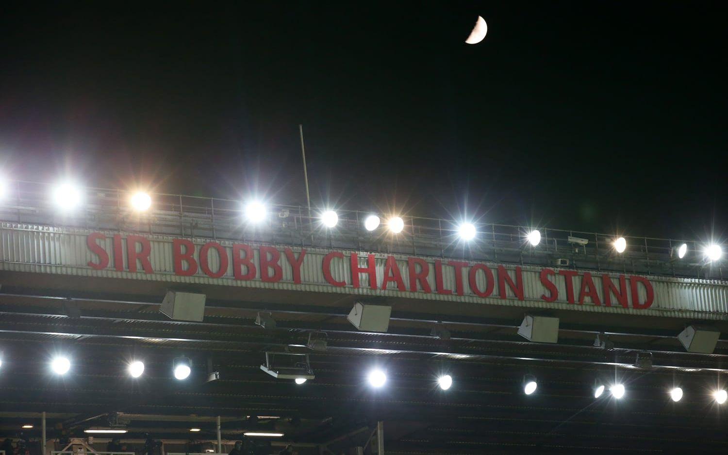 Sir Bobby Charlton har en egen läktare på Old Trafford döpt efter sig.