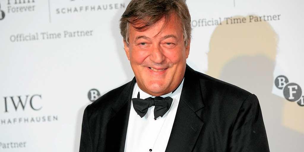 Stephen Fry - attackerad av twitter-moralister.