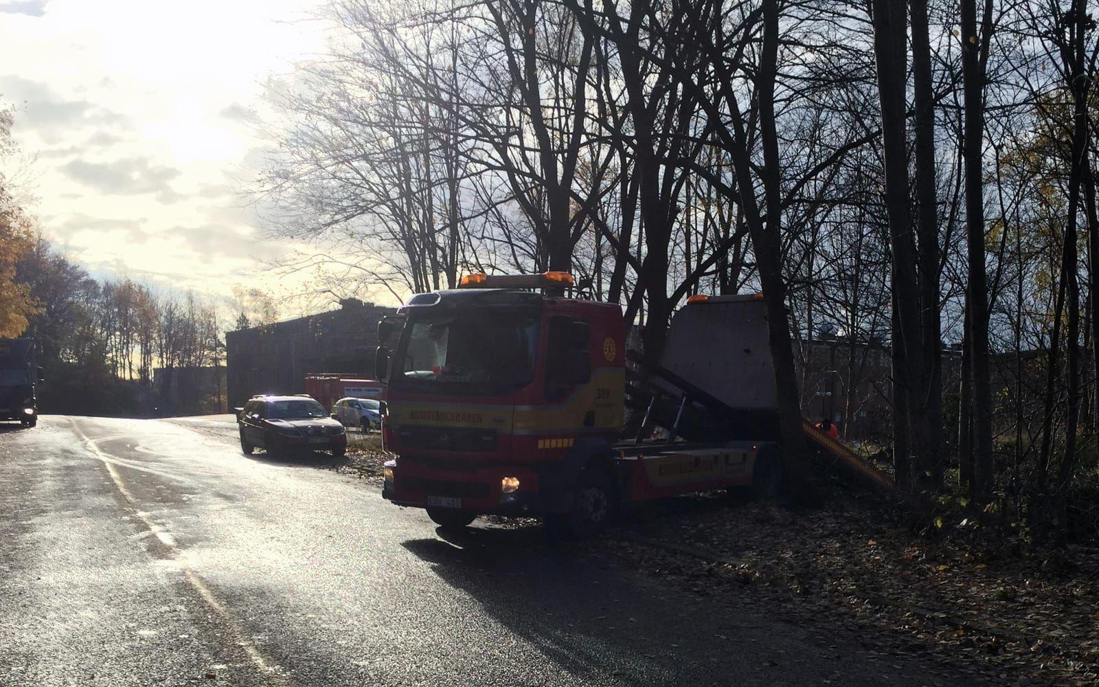 Mopeden bärgades från platsen och har undersökts av polisen. "Den ingår i utredningen", säger Thord Haraldsson.