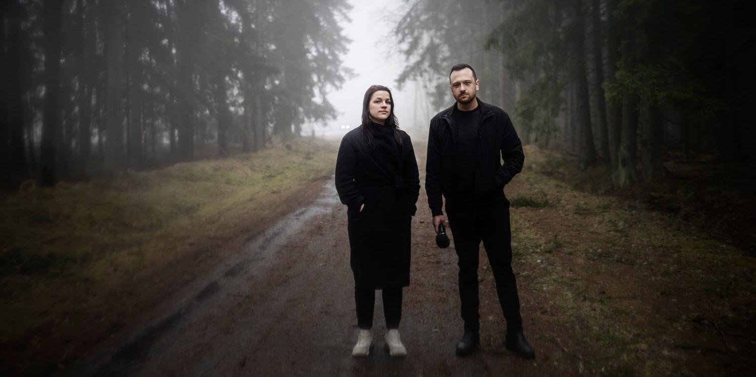 Under ett år åkte reportrarna Michael Verdicchio och Madeleine Gartéus runt i Sverige och ut i Europa för att söka svar på varför våldet inte hindras. 
