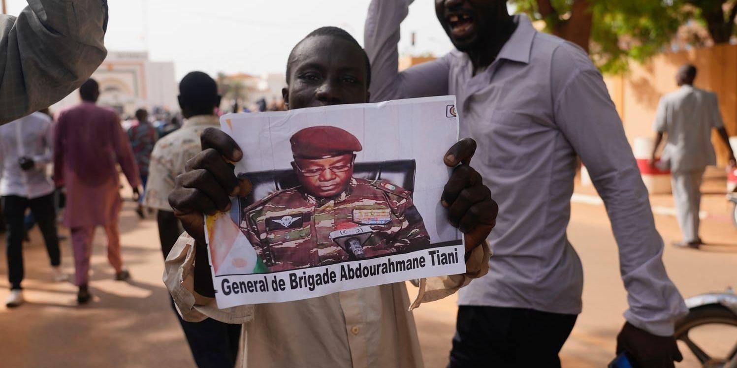 Anhängare till kuppledaren Abdourahamane Tiani i Niamey i Niger på söndagen