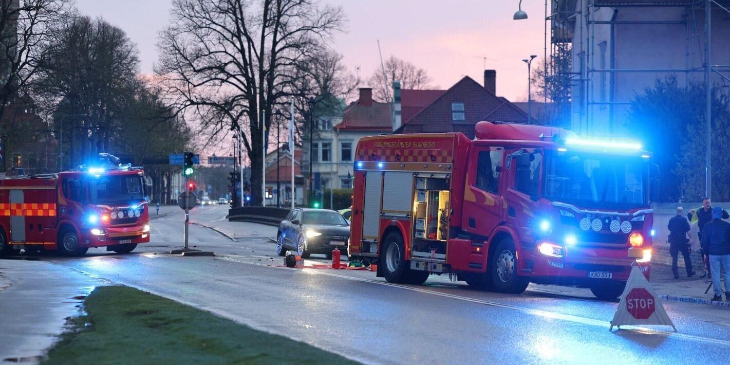En person har avlidit efter en allvarlig olycka i Lidköping.