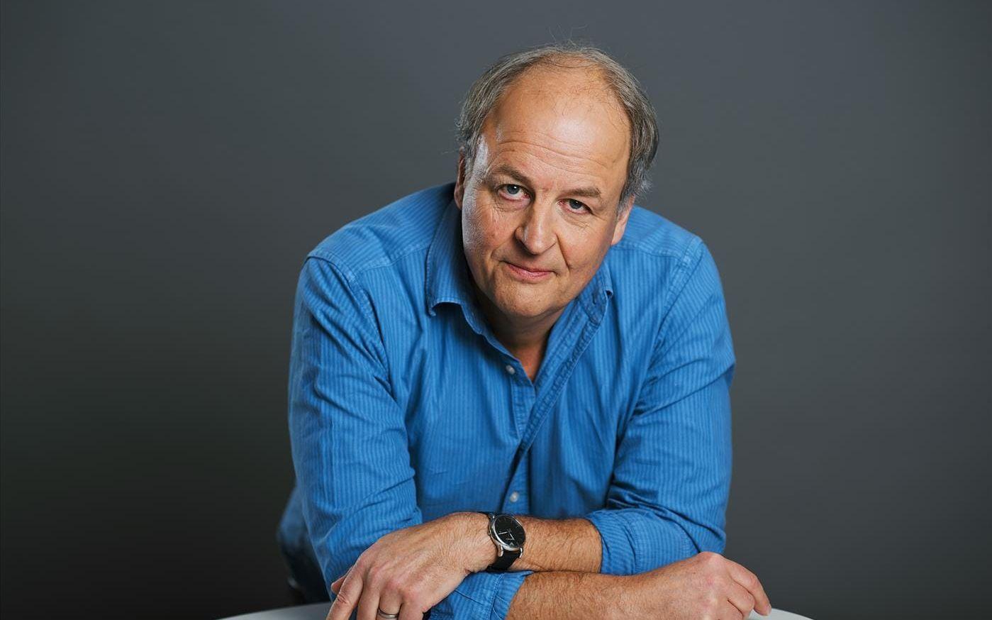 Henrik Berggren är historiker och journalist. Han har varit kulturchef och ledarskribent på Dagens Nyheter men också skrivit en rad historiska verk, bland annat ”Är svensken människa?” med Lars Trägårdh (2006).