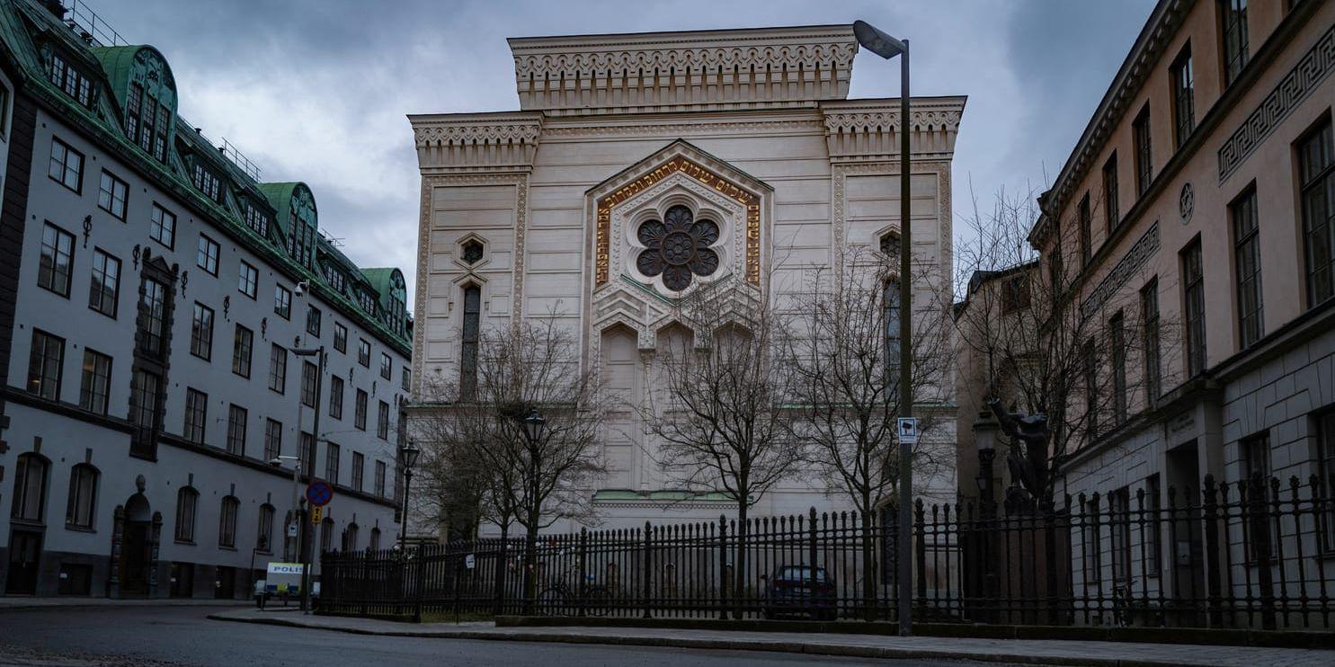 Exempel på sådana incidenter, som enligt IHRA-definitionen som Sverige tidigare har ställt sig bakom är uttryck för antisemitism, inkluderar slagord som "Israel mördare" utanför Stockholms synagoga på Förintelsens minnesdag och att Orwa Kadoura, vice ordförande för Vänsterpartiet i Malmö, delar en grov antisemitisk teckning på sociala medier, skriver debattören.