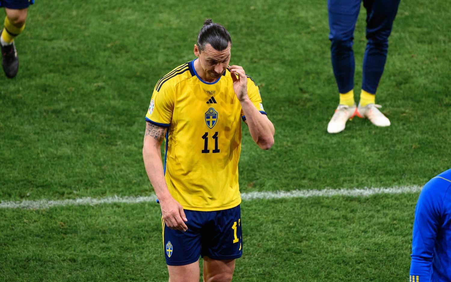 Sverige föll med 3–0 mot Belgien i den inledande EM-kvalmatchen. 
