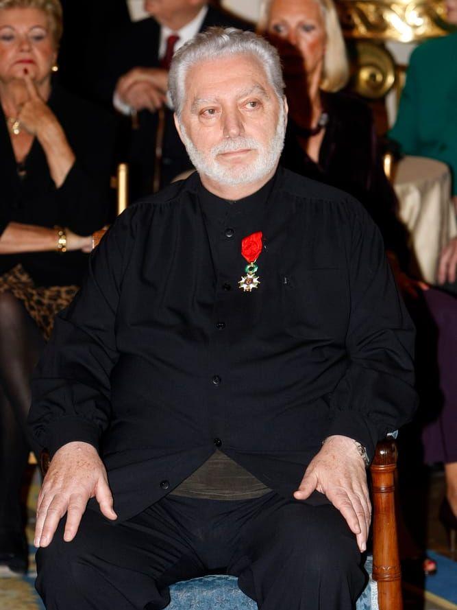 Designern och parfymmakaren Paco Rabanne har dött, 88 år gammal. Han tilldelades den franska hederslegionen 2010. 