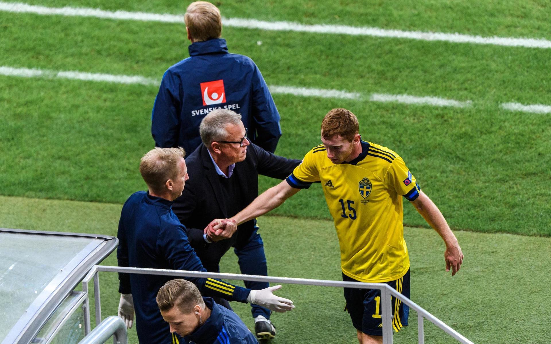 200908 Head coach Janne Andersson and Dejan Kulusevski of Sweden during the Nations League football match between Sweden and Portugal on September 8, 2020 in Stockholm.Photo: Maxim Thoré / BILDBYRÅN / kod MT / JM0020