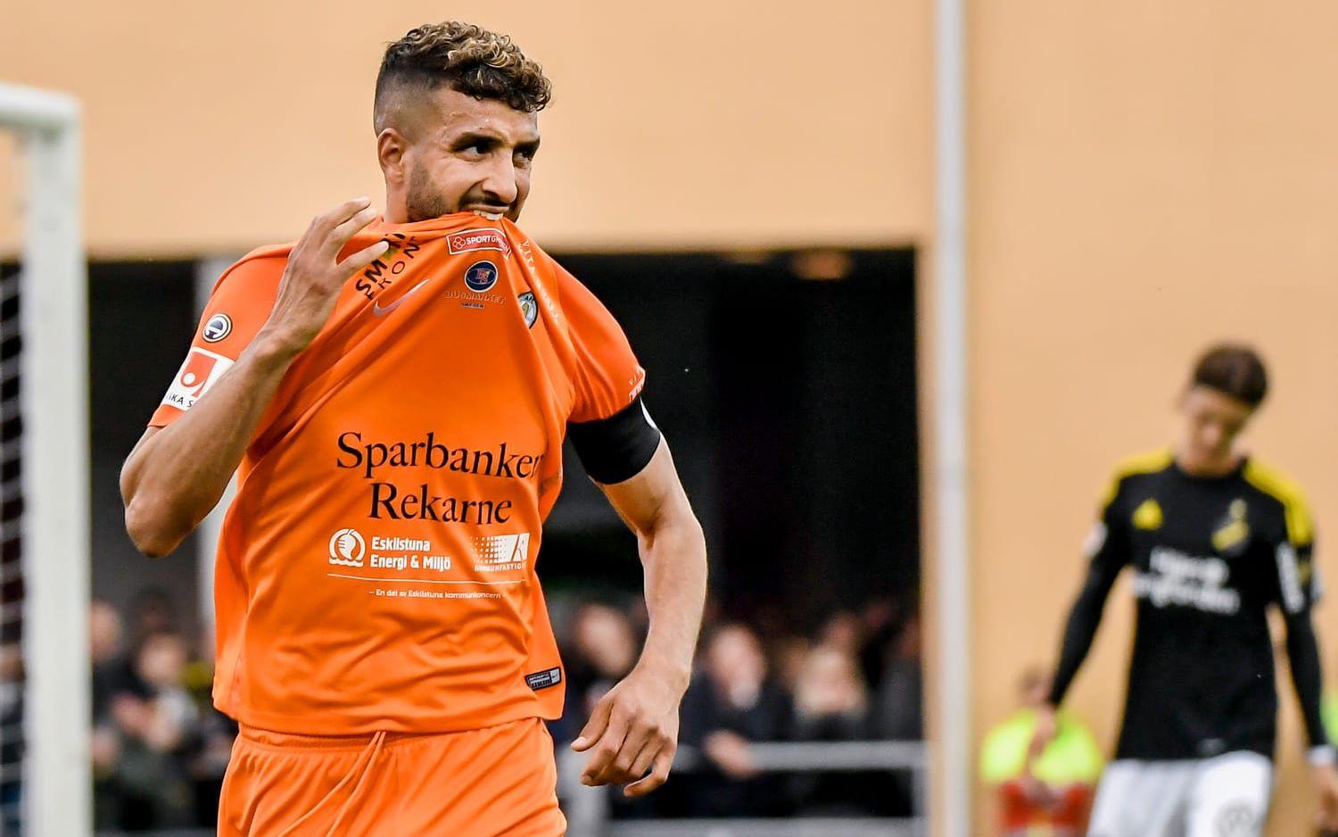 16. AFC Eskilstuna, 12 matcher, 4 poäng  Kommentar: När inte ens Pelle Olsson kan få ett 4-4-2-maskineri att fungera hjälpligt i allsvenskan så är goda råd dyra. AFC Eskilstuna spejade långt och länge innan klubben nu tror sig ha hittat rätt huvudtränare för att få fart på den under våren rätt hopplösa jumbon: Michael Jolley, senast ansvarig för Burnleys U23-lag.