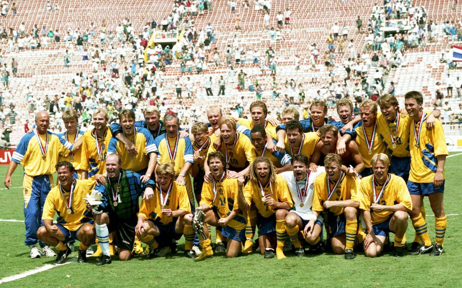 Han tillhörde landslaget som vann VM-brons 1994.