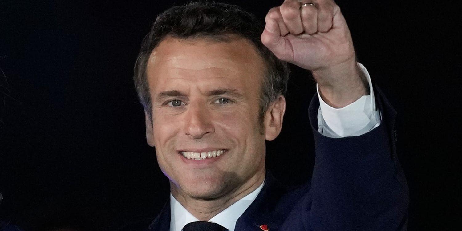 Frankrikes president Emmanuel Macron får fem år till på posten.