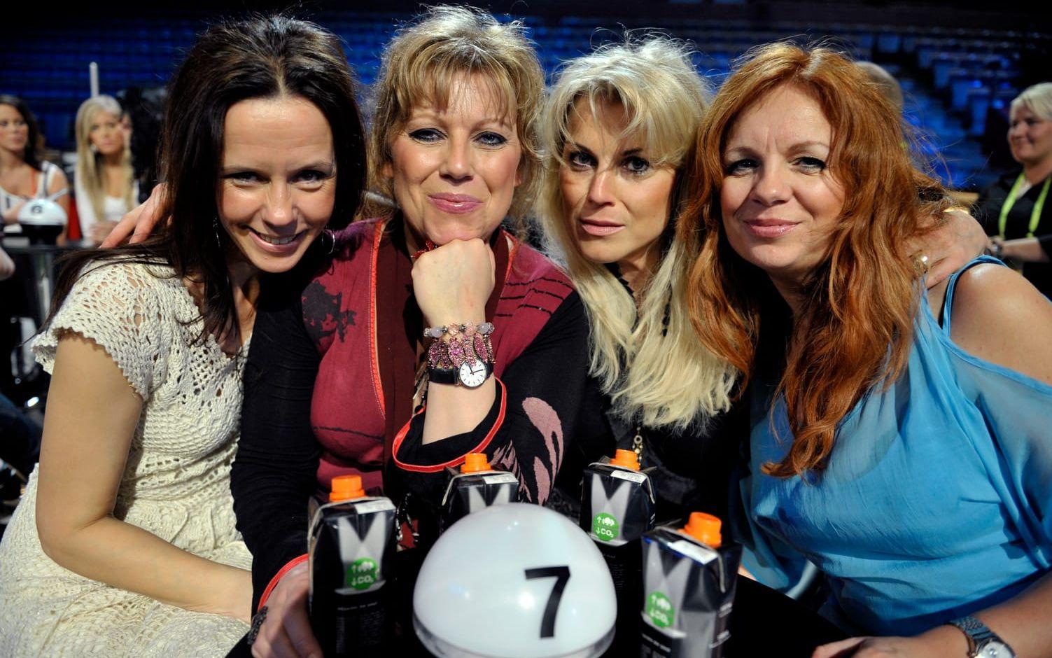 Melodifestivalen i Linköping 2008. Ainbusk singers med  Birgitta Jakobsson Marie Nilsson-Lind, Josefin Nilsson och Annelie Roswall deltävlingen i Linköping.