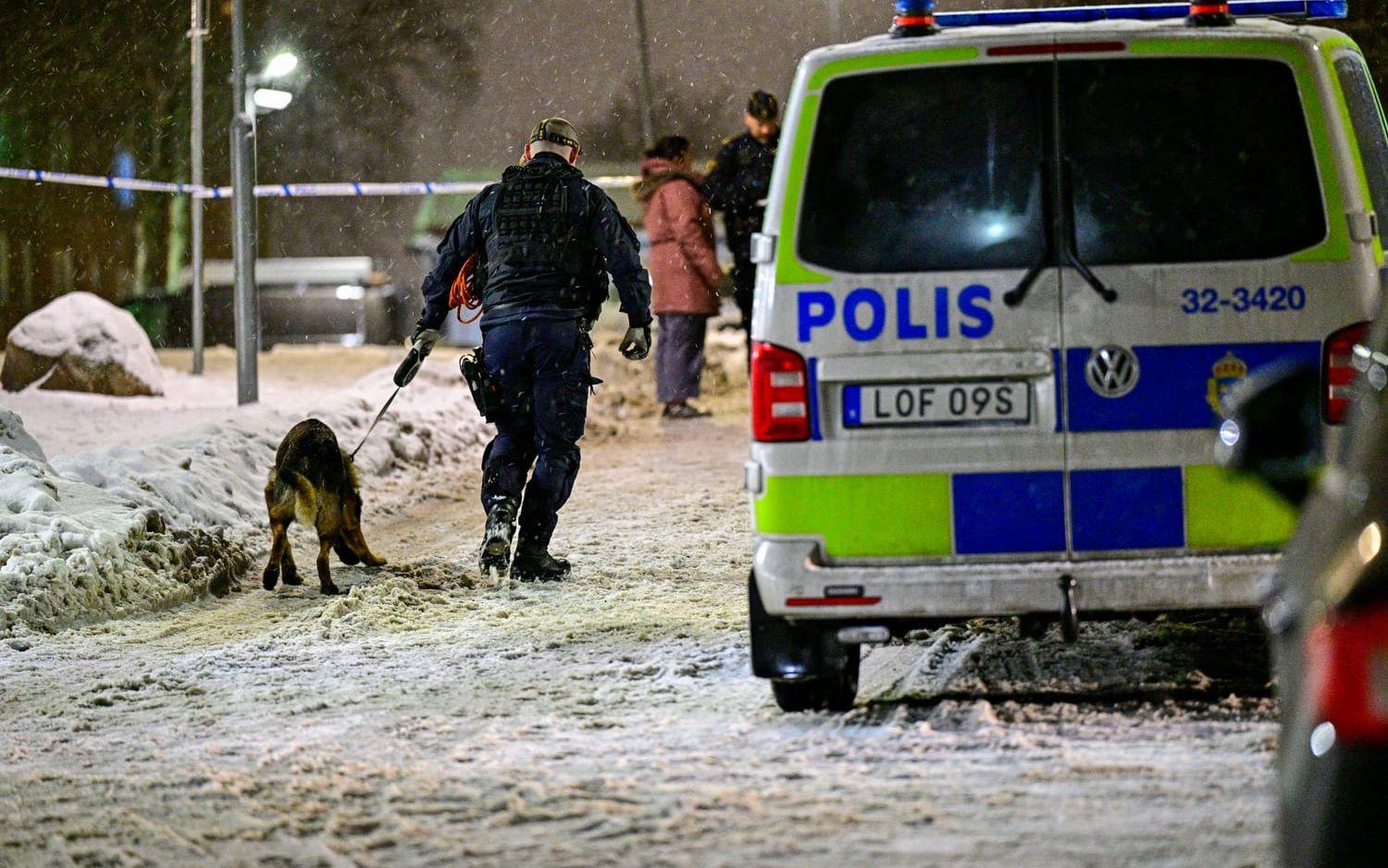 Sent på lördagskvällen bekräftade polisen i region Stockholm att flera personer gripits med koppling till händelsen. 