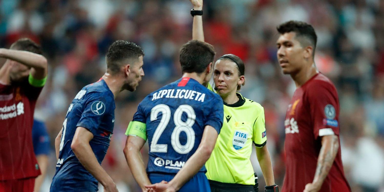 Frankrikes stjärndomare Stéphanie Frappart är en av dem som får döma herrarnas fotbolls-VM.